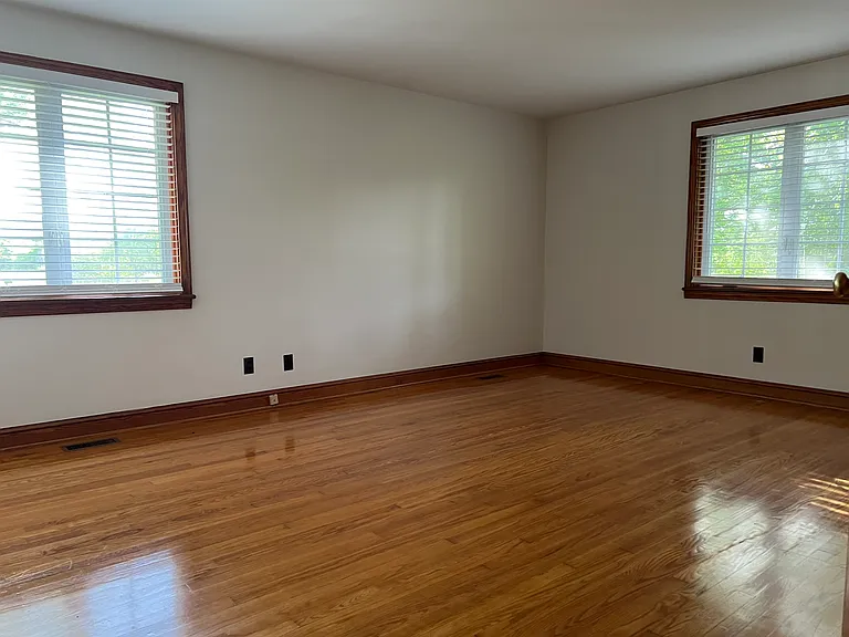 335 Smith St — Photo 21