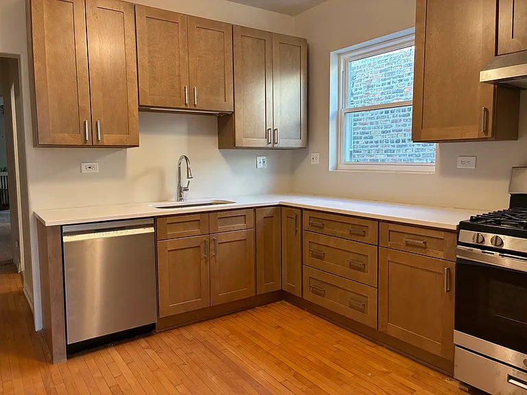 4053 W Waveland Ave #TOP FLOOR — Photo 2