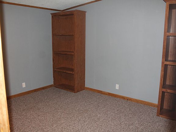 4th image of 701 W Park St