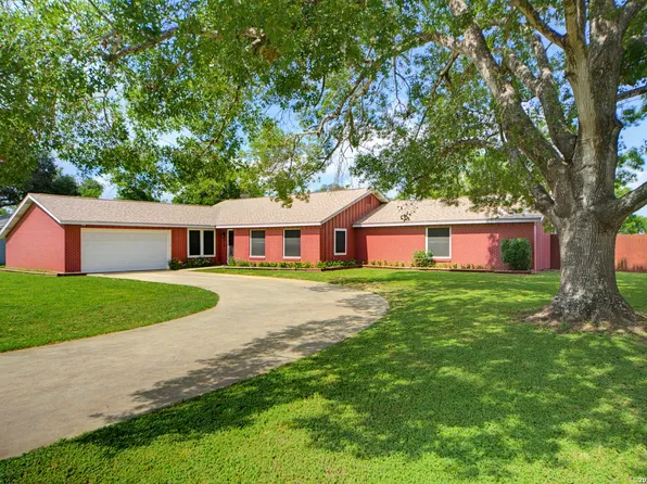 318 DELANY ST, Seguin, TX 78155