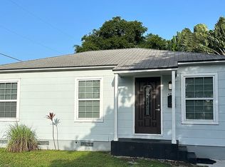 6907 Lake Ave, West Palm Beach, FL 33405