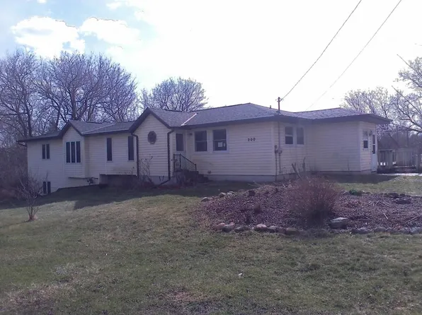 200 Lake St, Cascade, WI 53011