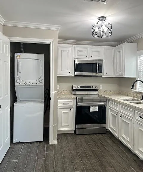 3608 Saint Charles St #4 — Photo 2