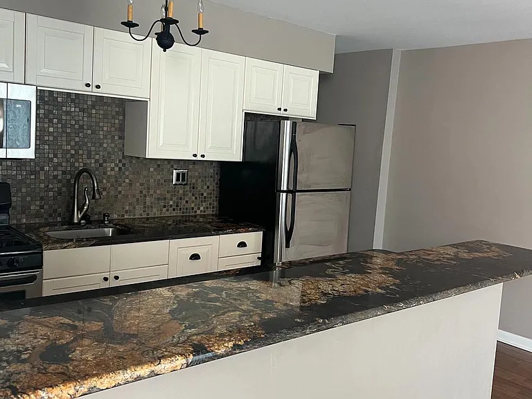 218 Delmar St #2 — Photo 4