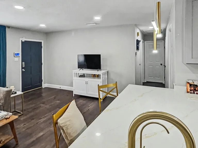 1204 E Lambright St #3 — Photo 9