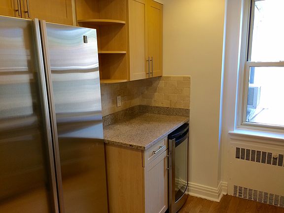 4th image of 41 Park Ave APT 8H