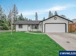 87667 Oak Island Dr, Veneta, OR 97487