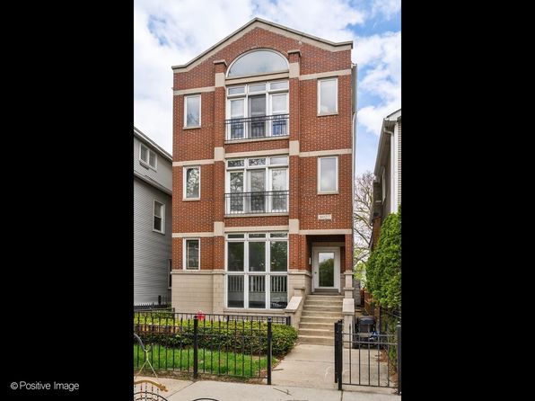3027 N Racine Ave #3