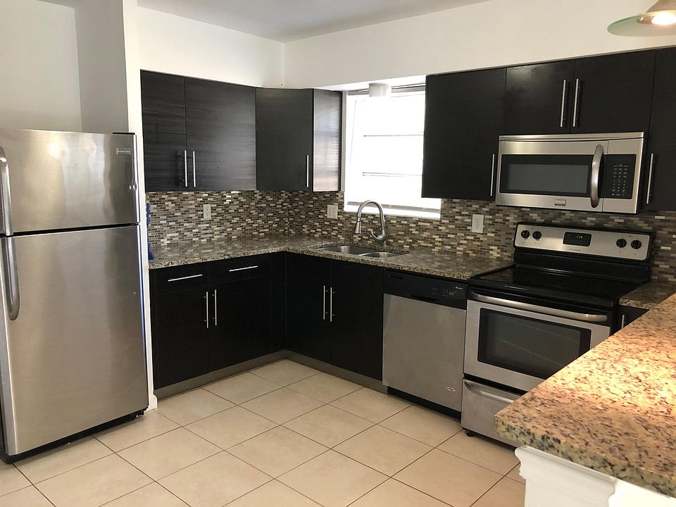 2nd image of 2500 SW 18th Ter