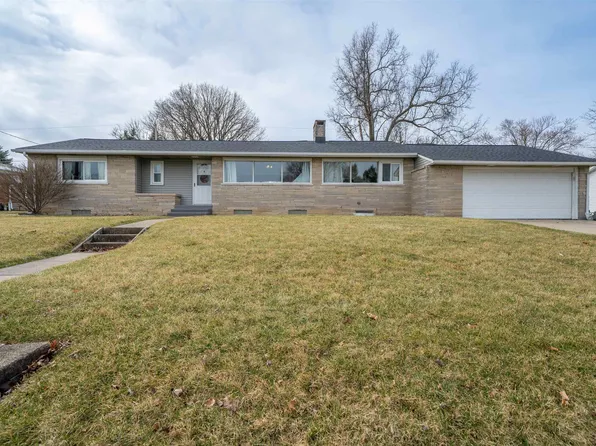 505 Prairie St, Roanoke, IL 61561