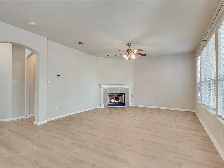 4029 Lake Edge Way — Photo 7