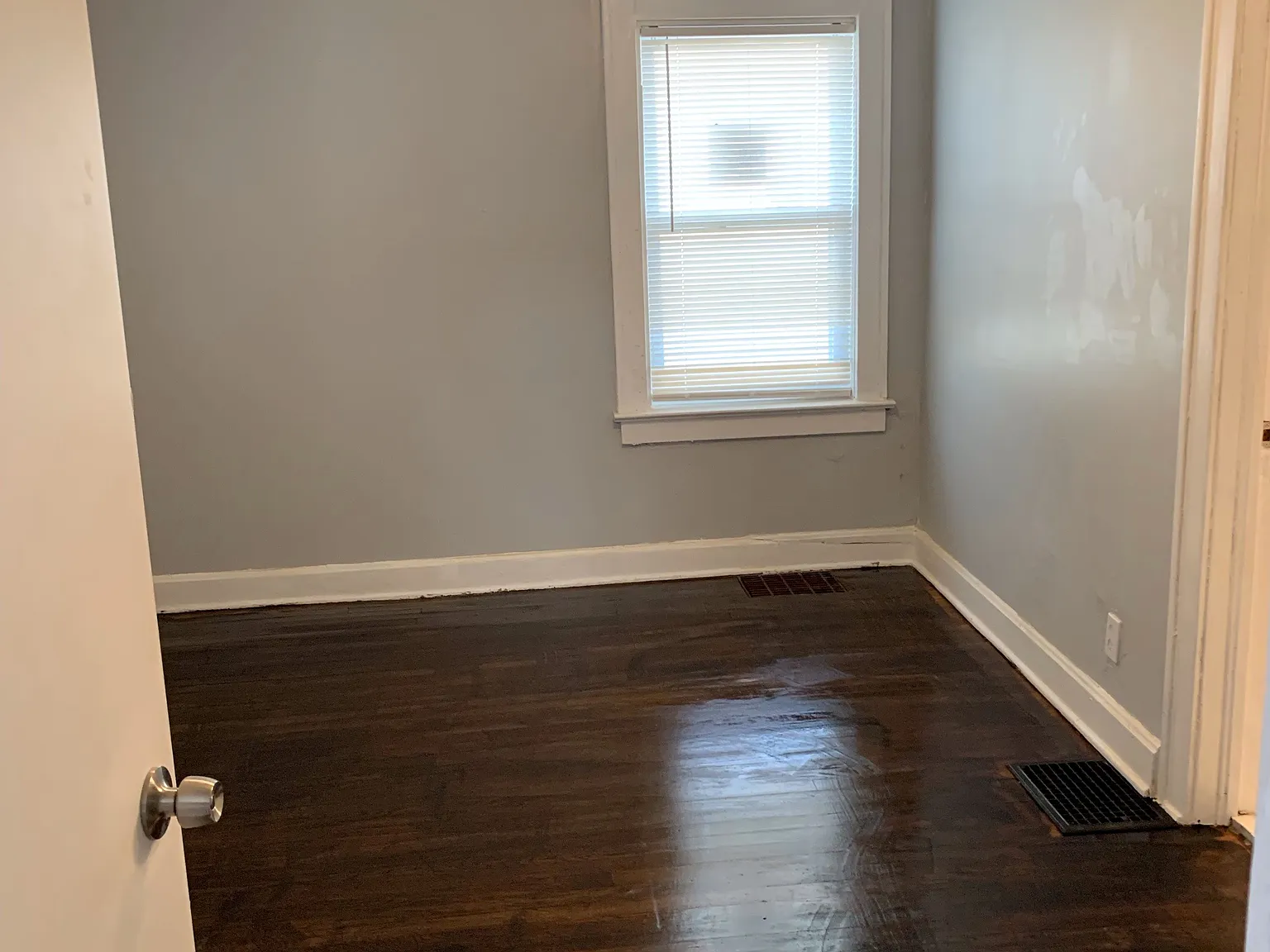 3 bed, 812 sqft, $795 — Photo 3