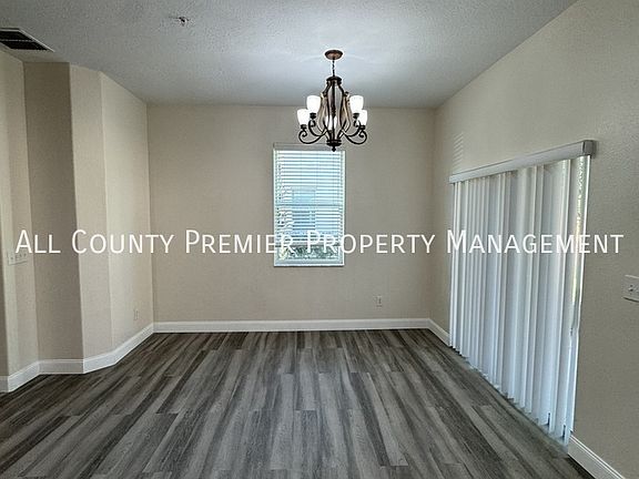 5th image of 1555 Priory Cir