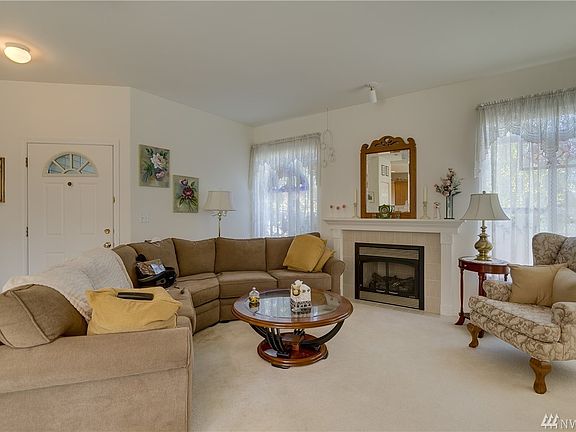 4th image of 6116 202nd St SW APT 101