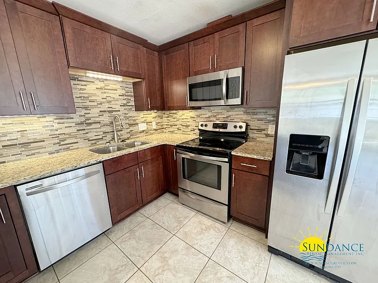 321 Biscayne Ln — Photo 8