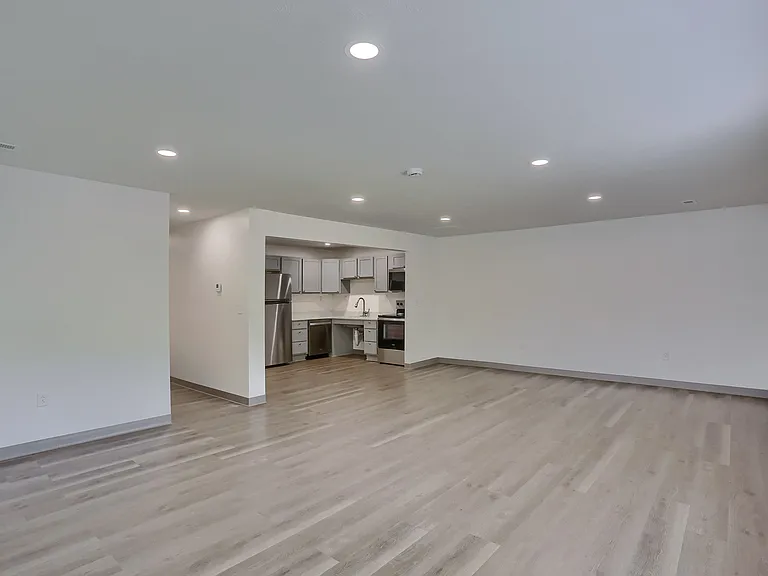 124 Kathleen Dr #1 — Photo 18