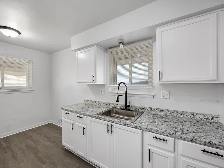 4004 Minnesota St — Photo 5