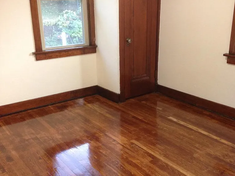 1731 Broadway Ave — Photo 5