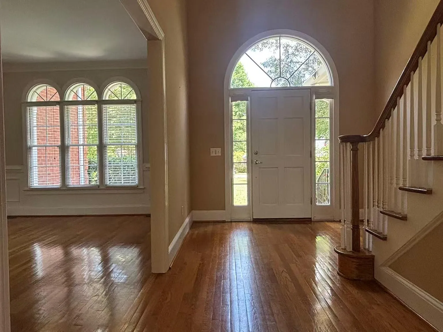 5 bed, 3435 sqft, $3,000 — Photo 4