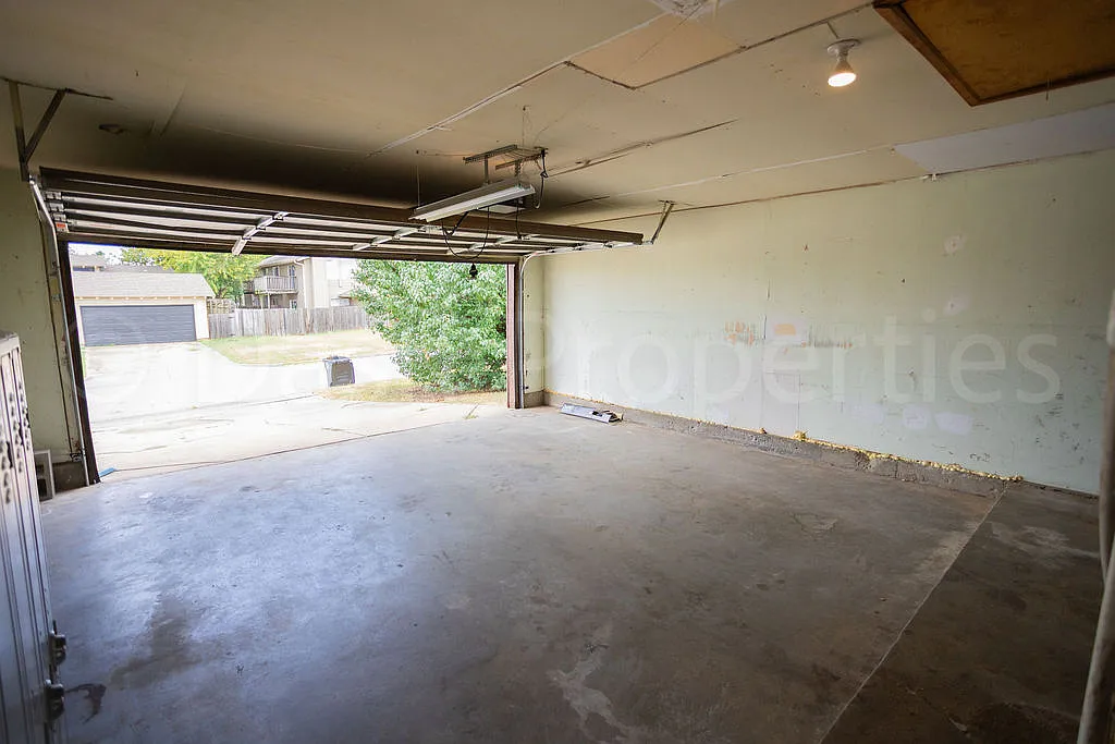 3 bed, 2.0 bath, 1475 sqft, $1,600 — Photo 4