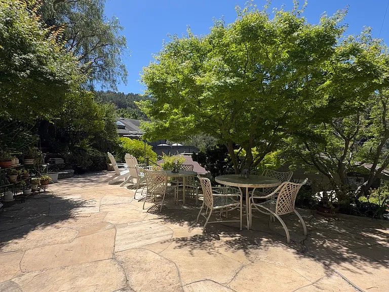 350 Chapman Dr — Photo 12