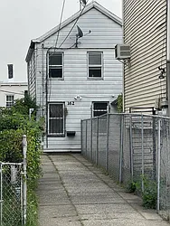 162 Summit Avenue