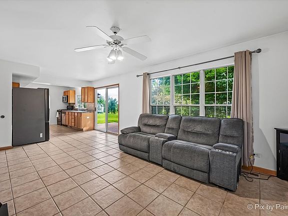 4th image of 1755 Mission Hills Dr