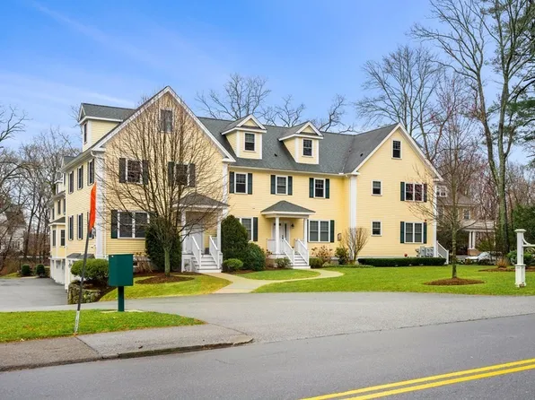 325 Bacon St Unit 8, Waltham, MA 02451