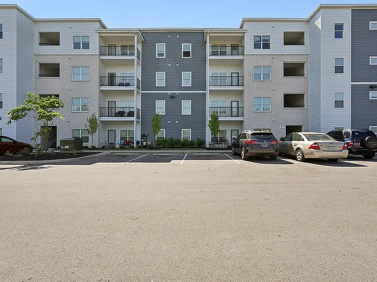 Central Terrace Apartments — Photo 21