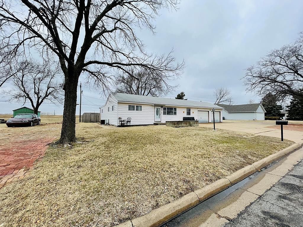 802 Willow Dr, Salina, KS 67401 Zillow