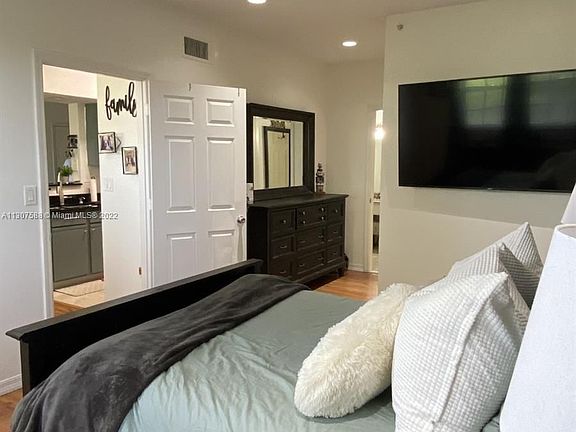 5th image of 11600 SW 2nd St #303