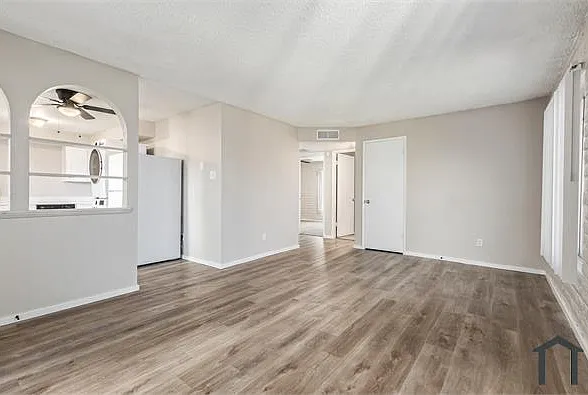 407 N Williams — Photo 1