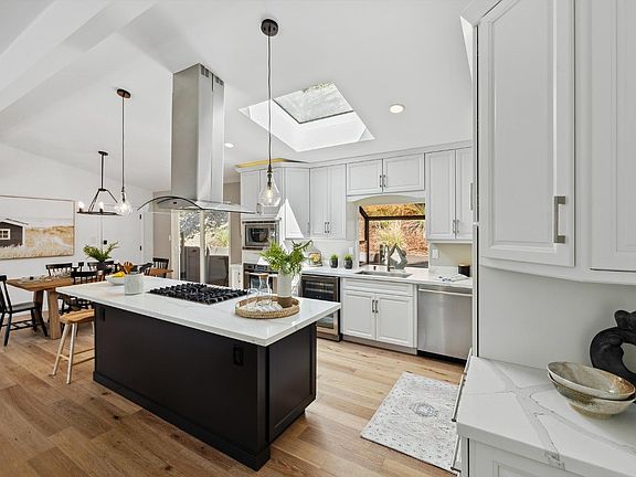 4th image of 61 Oak Avenue