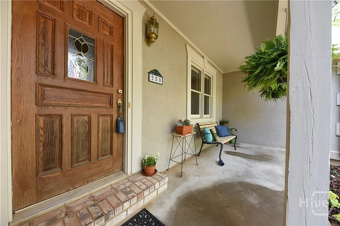3 bed, 2.0 bath, 1525 sqft, $2,000 — Photo 3