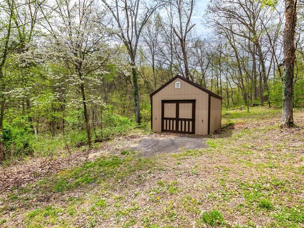 374 Oak Ln, Wentzville, MO 63385