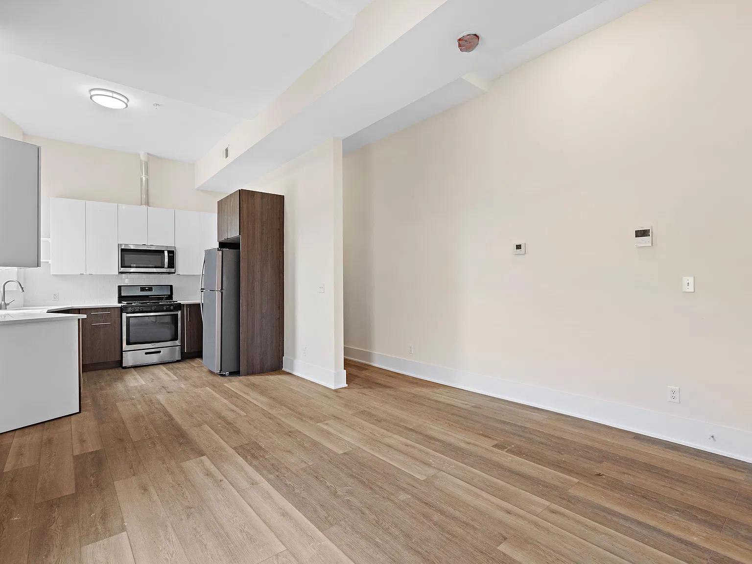 3 bed, 2.0 bath, 900 sqft, $2,950 — Photo 4