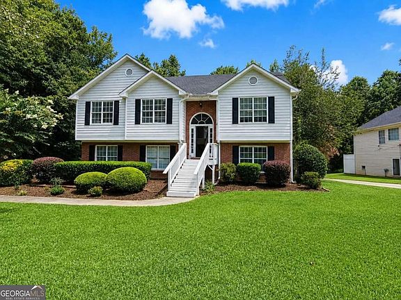 3rd image of 2095 Oakpointe Ct