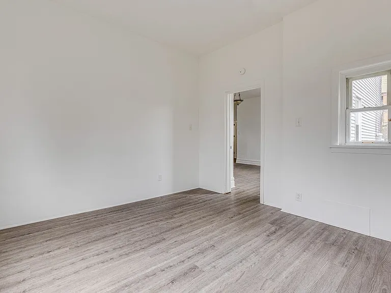 440 Hays Ave — Photo 10