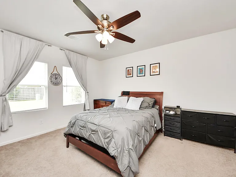 1024 Banyon Tree Ln — Photo 13