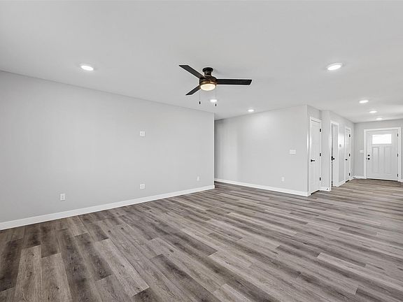 2nd image of 108 W Washington St