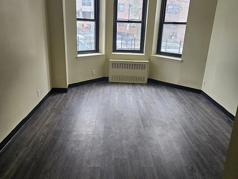 79 College Ave #4A — Photo 1