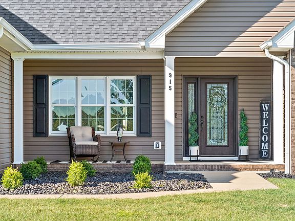 3rd image of 915 Rose Ln