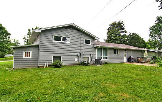 4th image of 2528 Meadow Ln