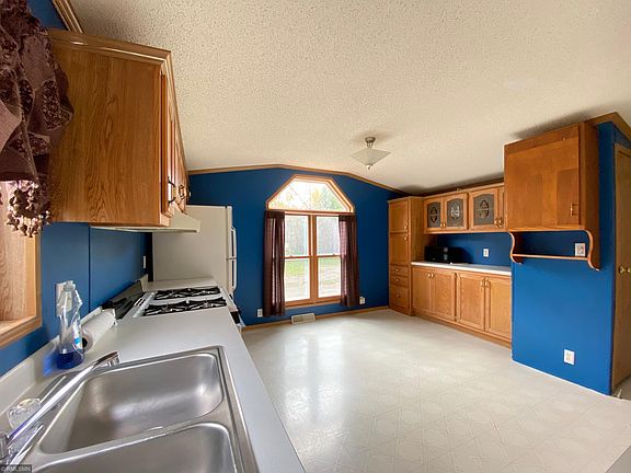5th image of 1416 Meadowlark Ln