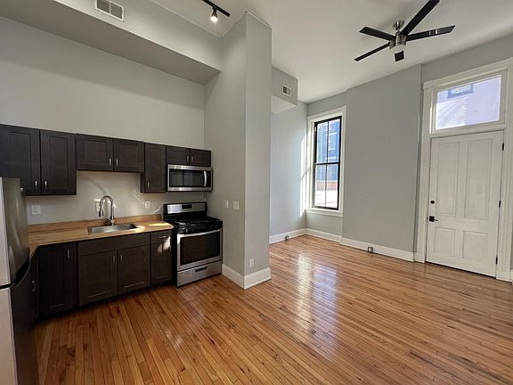 4th image of 1612 Elm St #1R
