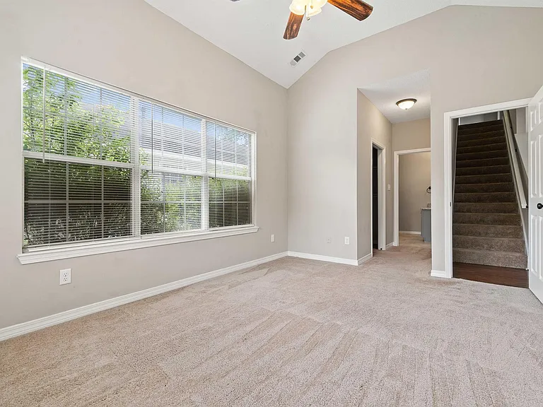 2033 Post Oak Ct — Photo 7