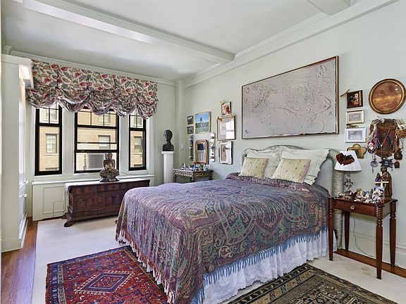 3rd image of 116 E 63rd St APT 8B