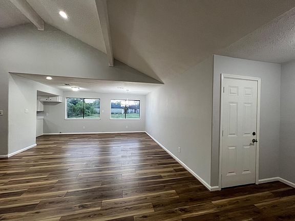 3rd image of 9514 Sagebend Ln