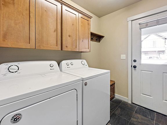 2nd image of 423 NW 25th St #423