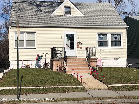 3rd image of 1711 Heck Ave